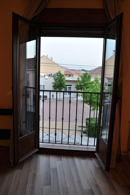 Apartamentos Rurales Romero Nohales Phòng bức ảnh